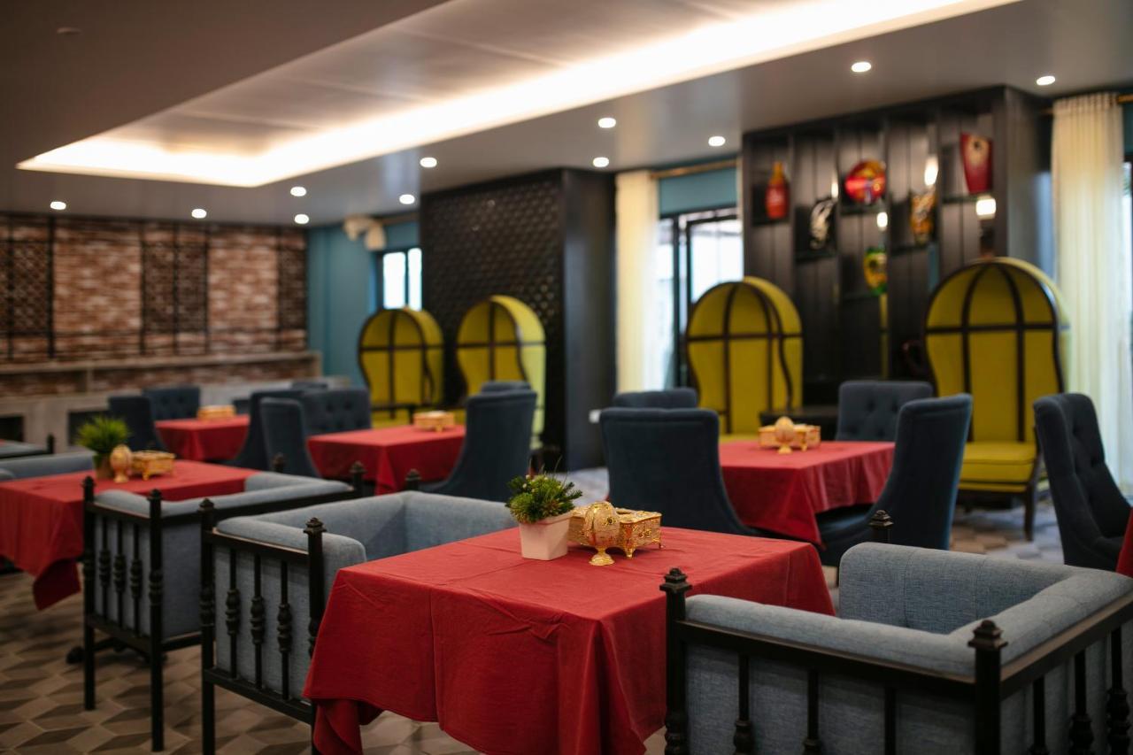 Azalea Parkview Hotel Вьентьян Экстерьер фото