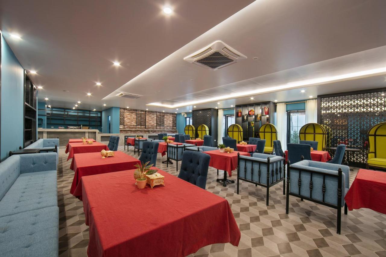 Azalea Parkview Hotel Вьентьян Экстерьер фото